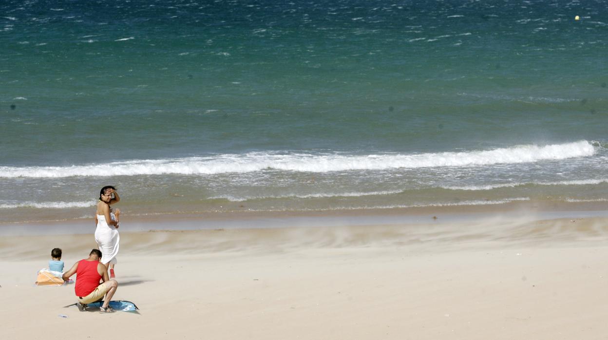 Rachas fuertes de levante en Cádiz