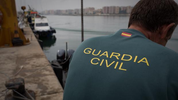 Detenida una persona en Tarifa por introducir a dos inmigrantes irregulares en una moto de agua