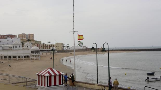 El levante dará paso a un leve descenso de temperaturas en Cádiz