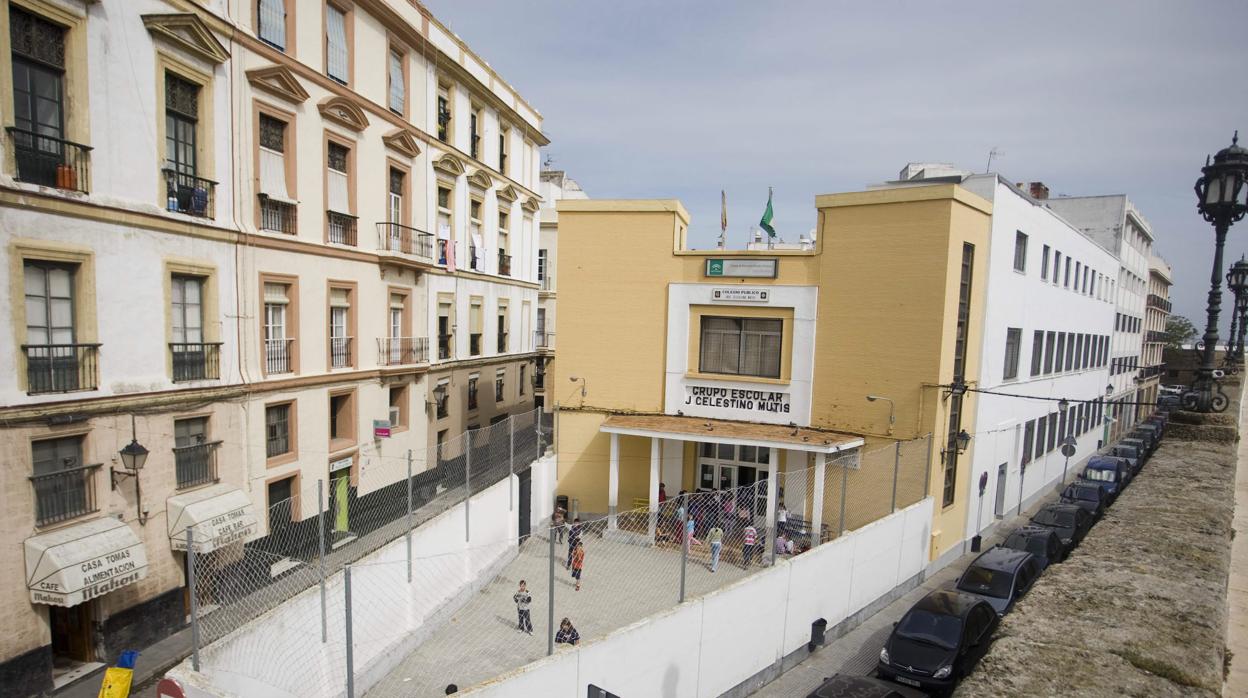 Patio del colegio Celestino Mutis en Cádiz.