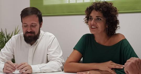 Luis Láinez, delegado de AVVA en Cádiz, y Menchu Romero, presidenta de Iguales en Acción.