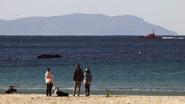 Rescatan una patera con siete inmigrantes en aguas del Estrecho de Gibraltar