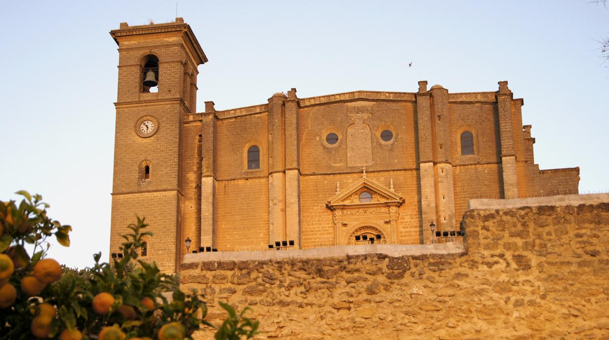 Las obras de restauración de la torre de la Colegiata de Osuna arrancarán «en los próximos días»