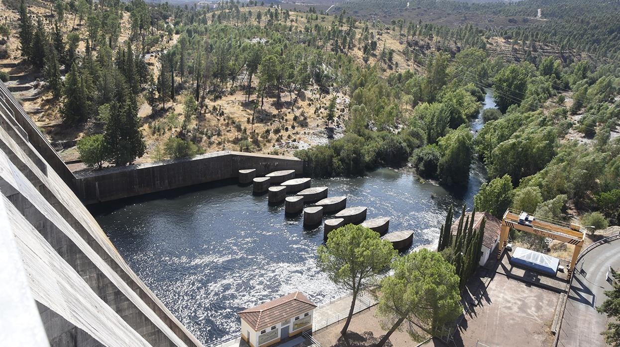 Los embalses pertenecientes a la CHG garantizan el consumo de agua para los tres próximos años