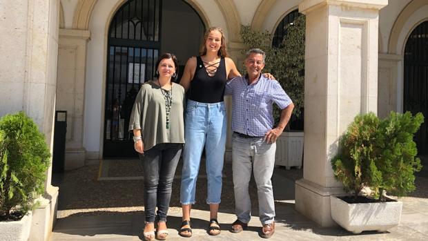 Marta García (17 años y 1,90 metros), una gran promesa del baloncesto español «made in Marchena»