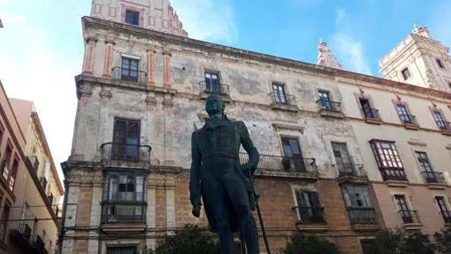 Estatua del militar Francisco de Miranda, en la Plaza Argüelles