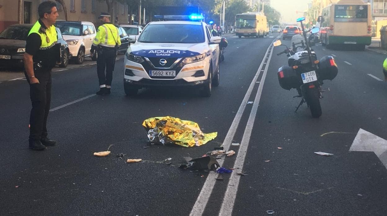 Muere un motorista tras sufrir un accidente de tráfico en Cádiz