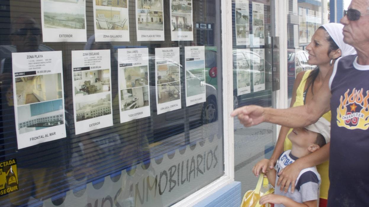 El precio de las viviendas libres en Cádiz ha sufrido un pequeño frenazo.