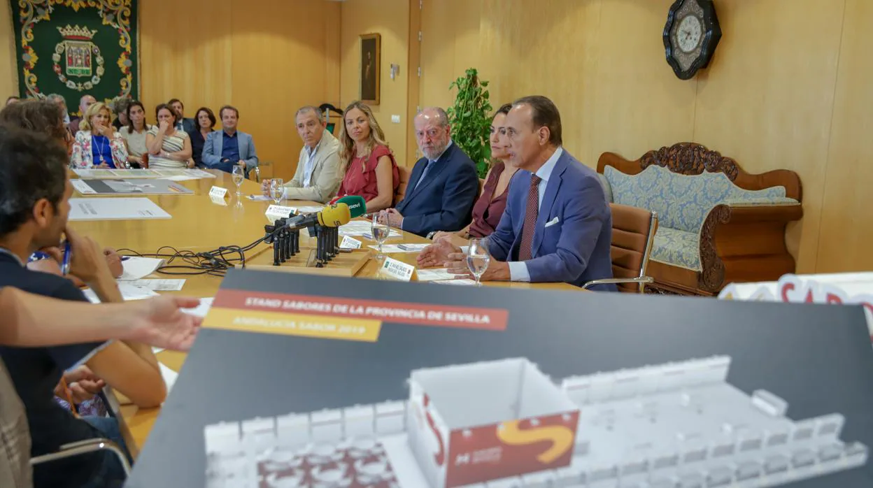 Presentación por parte del presidente de la Diputación de Sevilla de la participación de la provincia en la feria «Andalucía Sabor»