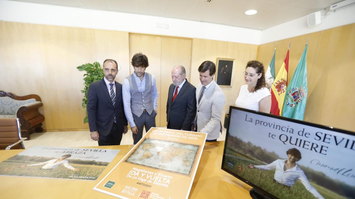 Millán, Lombo, Villalobos, Rus y Cabello, durante la presentación del videoclip