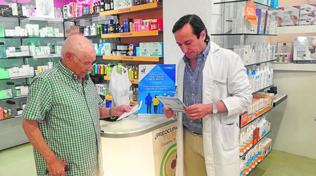 El Colegio de Farmacéuticos muestra la labor de sus profesionales en una jornada de puertas abiertas