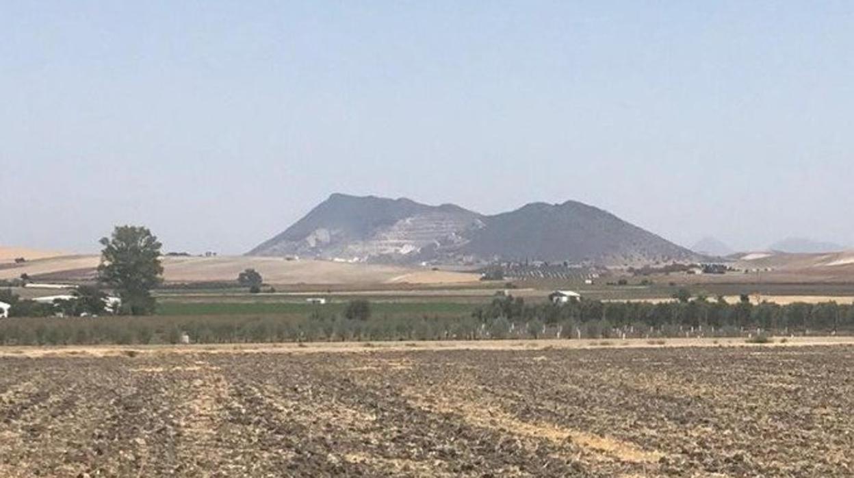 Montaña del Espartero, en Morón, donde este sábado se ha caído un montañero