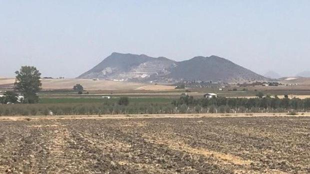 Rescatado un hombre tras sufrir una caída en una montaña de Morón de la Frontera
