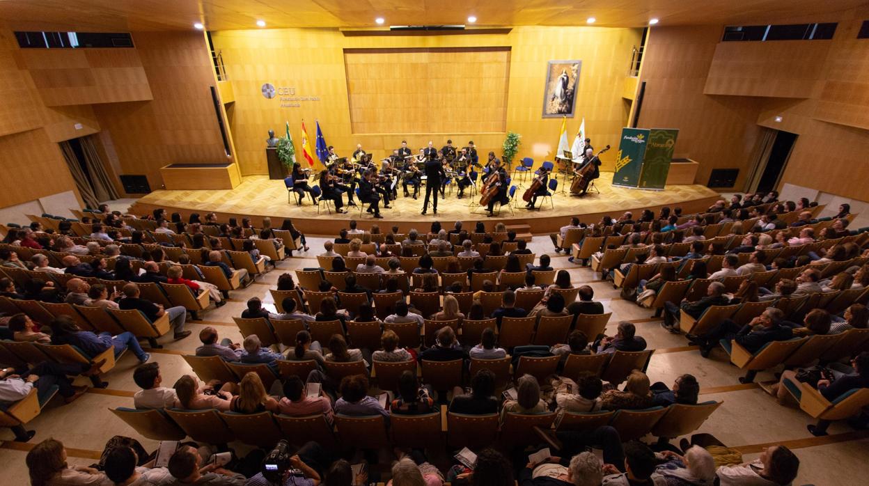 La OCB durante un concierto en CEU-Andalucía