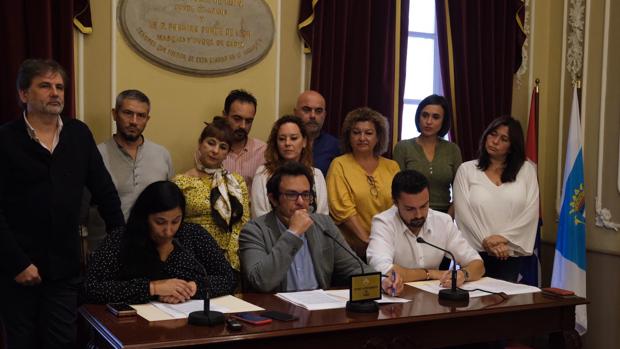 Kichi reconoce que sus primeros 100 días de gobierno «no han sido un camino de rosas»