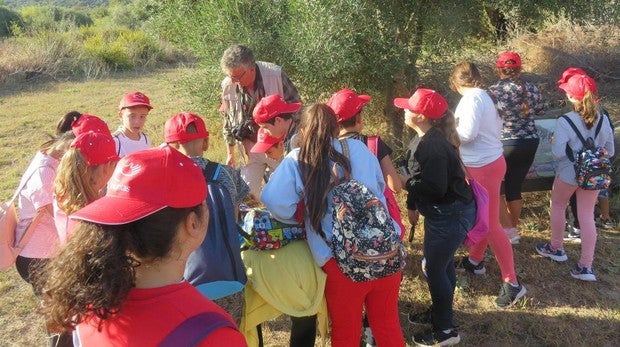 La Fundación Cepsa celebra el Día de la Protección de la Naturaleza en Madrevieja en San Roque