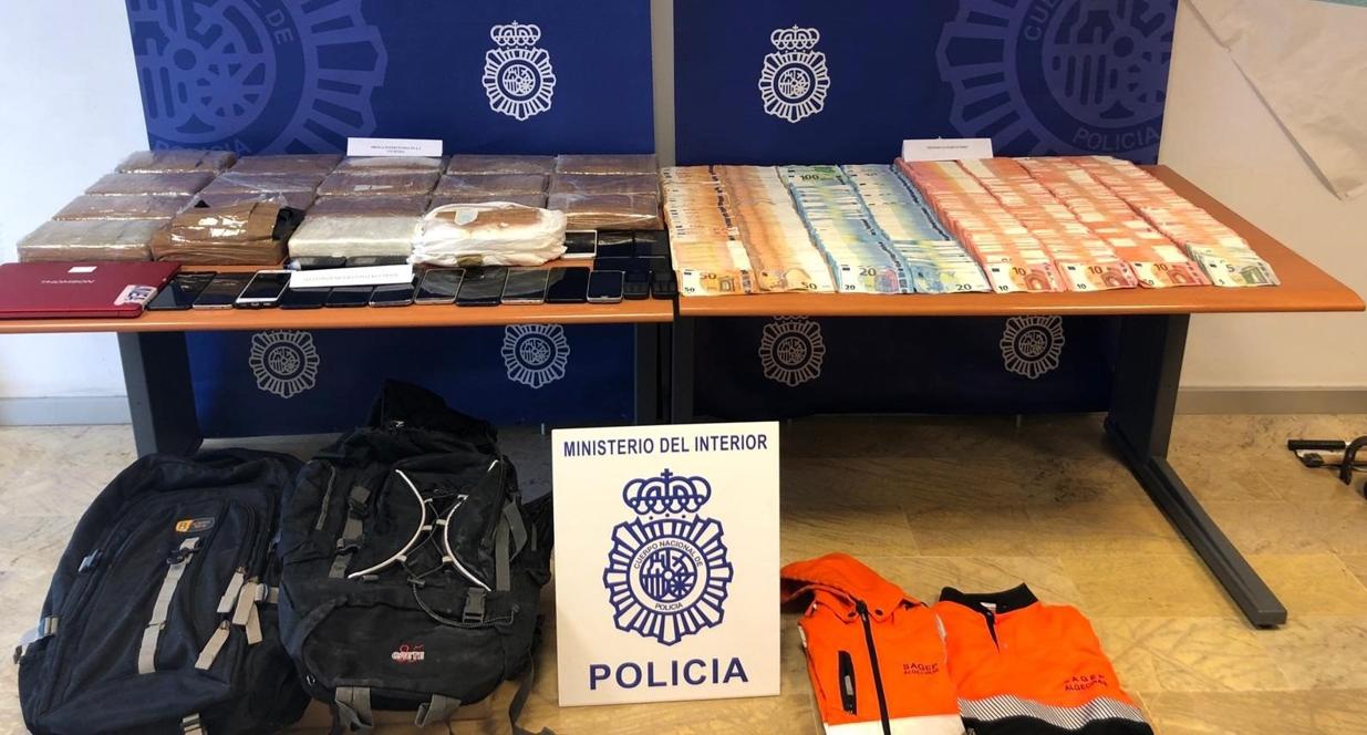 Detenidas 21 personas, siete estibadores, por presunto tráfico de cocaína por el puerto de Algeciras