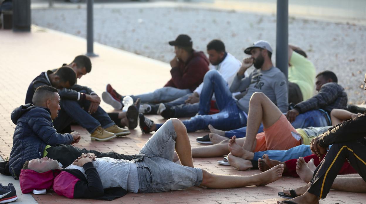 Inmigrantes llegados al puerto de Cádiz el pasado septiembre.