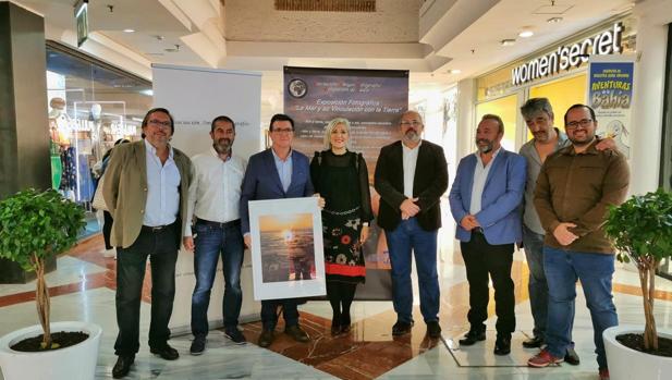 Bahía Sur acoge la exposición fotográfica 'La mar y su vinculación con la tierra'