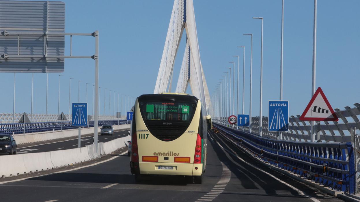 Críticas por los «recortes» en el Consorcio de Transporte de la Bahía