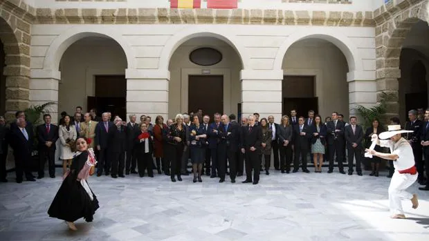 La aprobación de las cuentas de Cádiz 2012 podría abrir la puerta a su continuidad