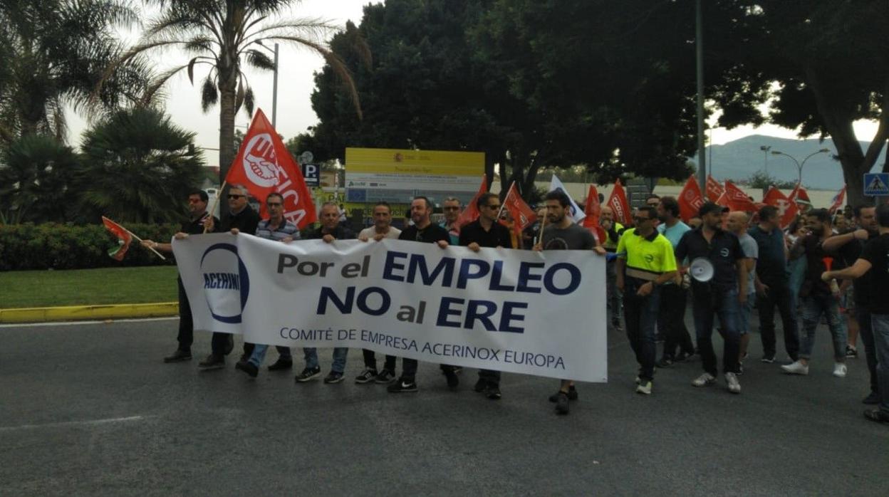 Desconvocada la huelga de los trabajadores de Acerinox en Los Barrios tras alcanzar un acuerdo