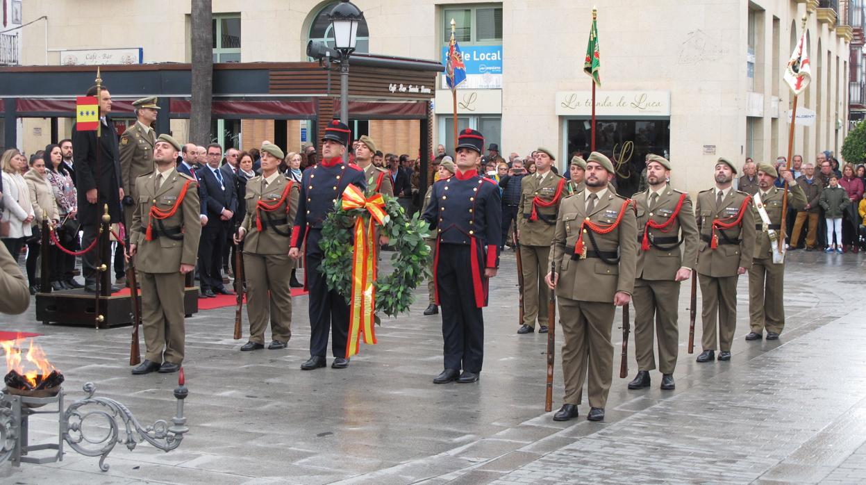 La ceremonia de homenaje a los caídos por España fue el punto álgido de la jornada dedicada a Miguel Pérez Leal