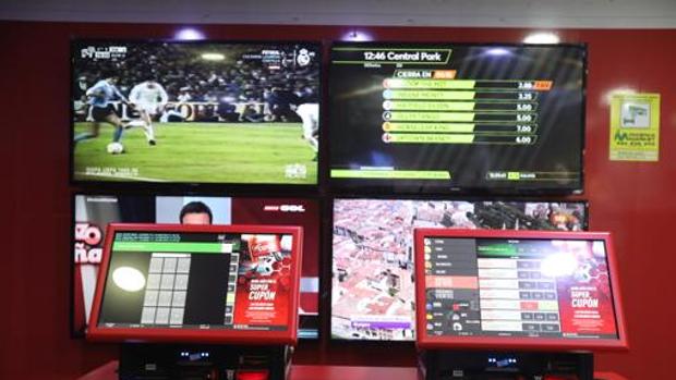 El Ayuntamiento quiere limitar el número de casas de apuestas en Cádiz