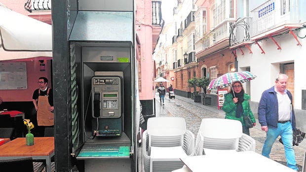 ¿Hasta cuándo habrá cabinas telefónicas en Cádiz?