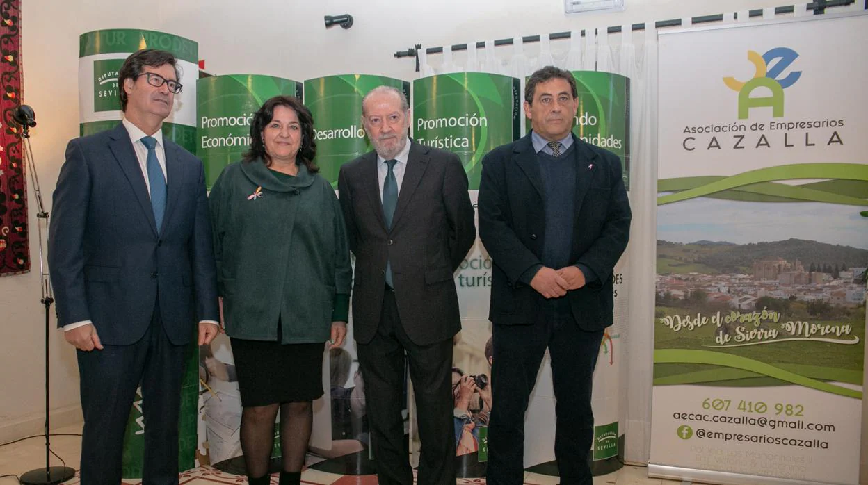 Representantes en la inauguración del II Encuentro Empresarial de la provincia de Sevilla.