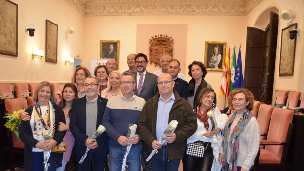 Utrera brinda un emotivo homenaje a los maestros que se han jubilado en el último curso