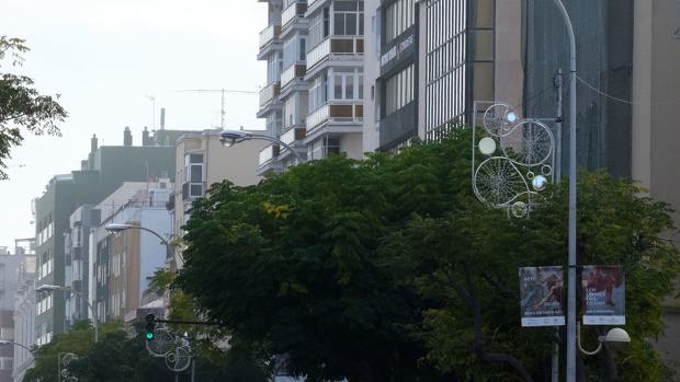 El comercio de extramuros reclama más alumbrado navideño en la avenida