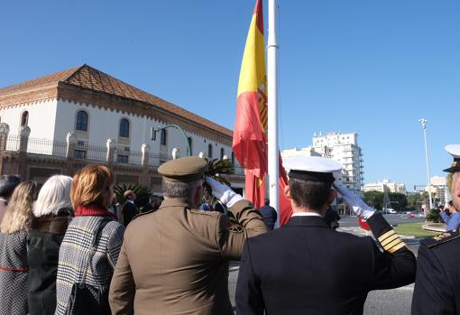 «¡Otro año más Cádiz se queda sin himno de España en el Día de la Constitución!»