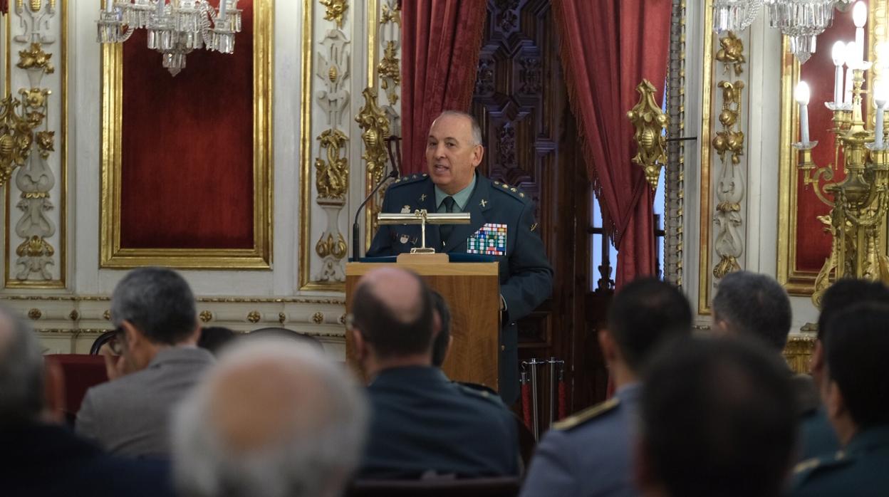 El coronel Jesús Núñez, durante su conferencia en Diputación.