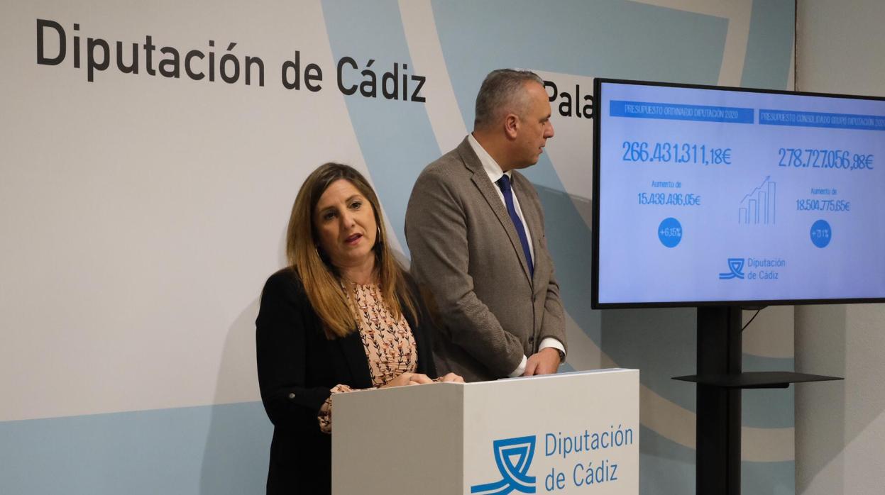 Irene garcía y Ruiz Boix durante la presentación del presupuesto de Diputación para 2020