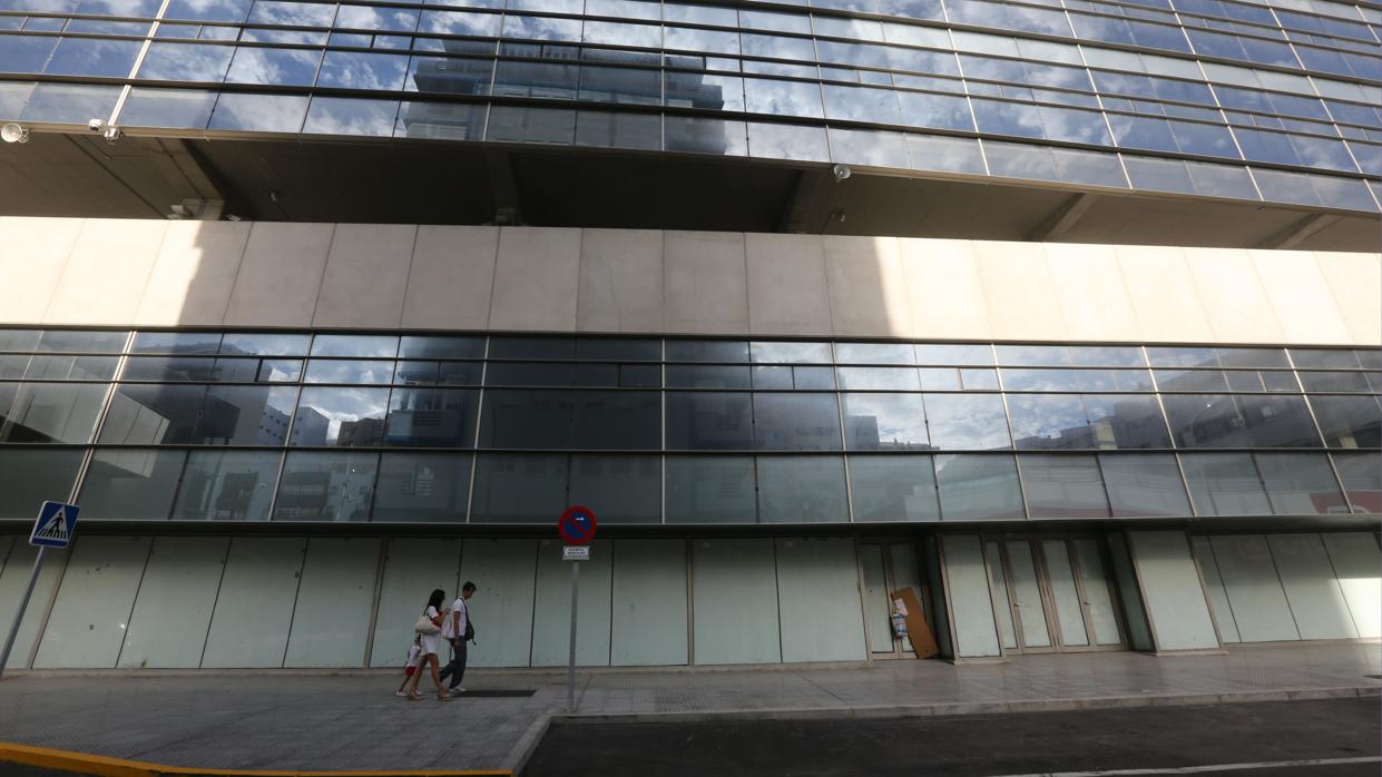 El espacio hotelero situado en la Tribuna del Estadio Carranza continua a la espera de inversores interesados en su adquisición.