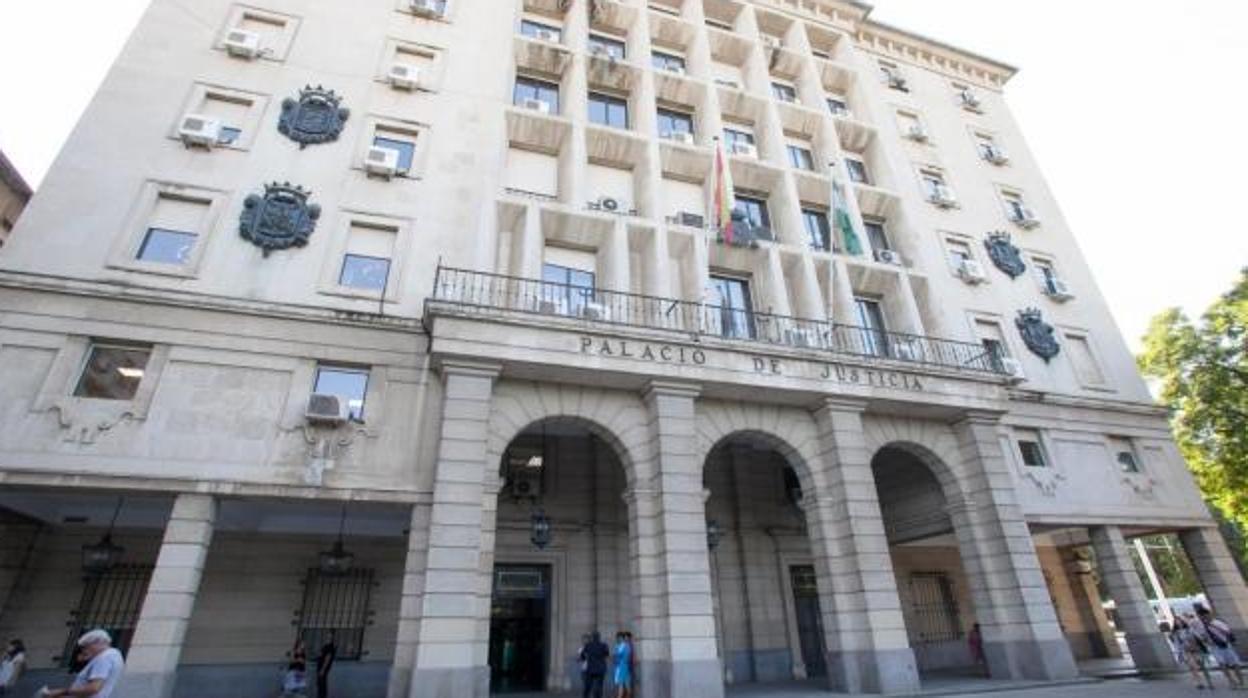 Fachada de la Audiencia Provincial donde han sido juzgados los cuatro procesados