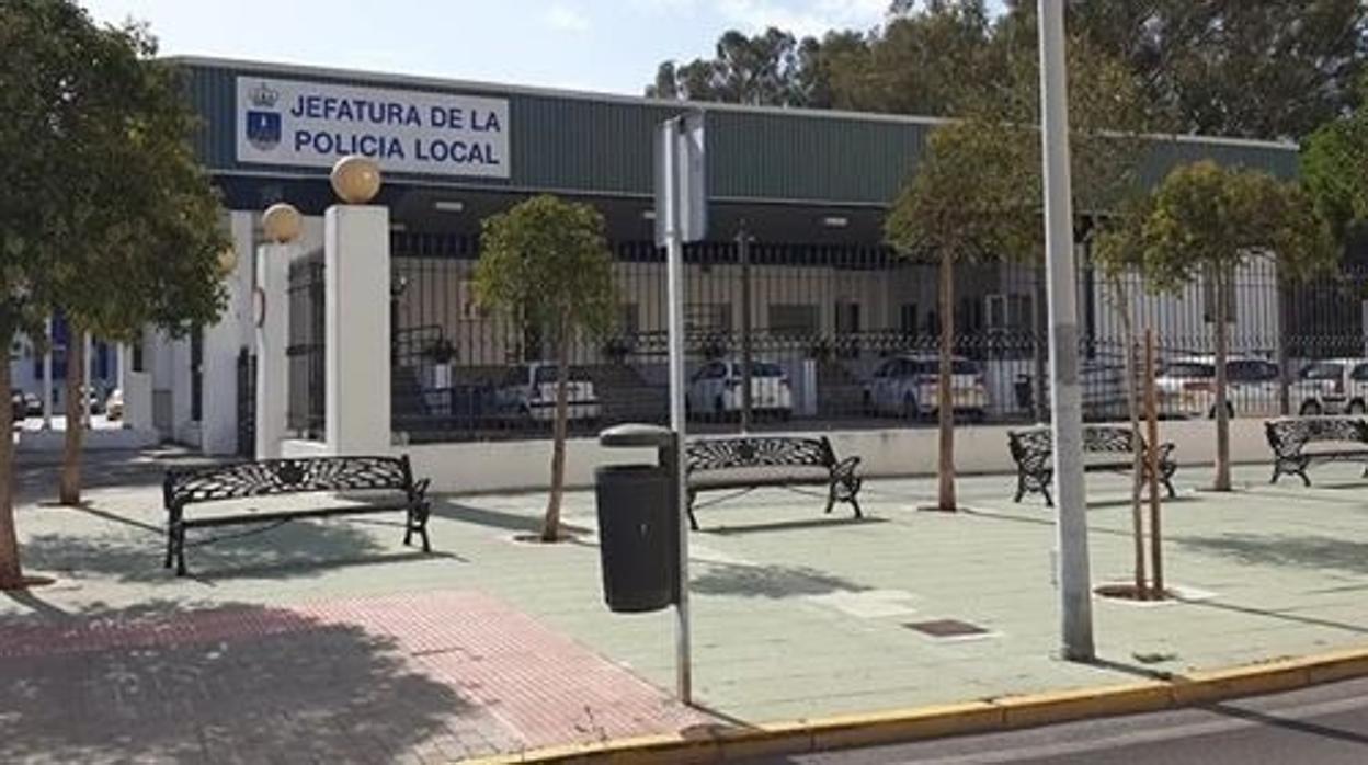 Jornada de puertas abiertas para recibir al Cartero Real en la Jefatura de Policía Local de El Puerto