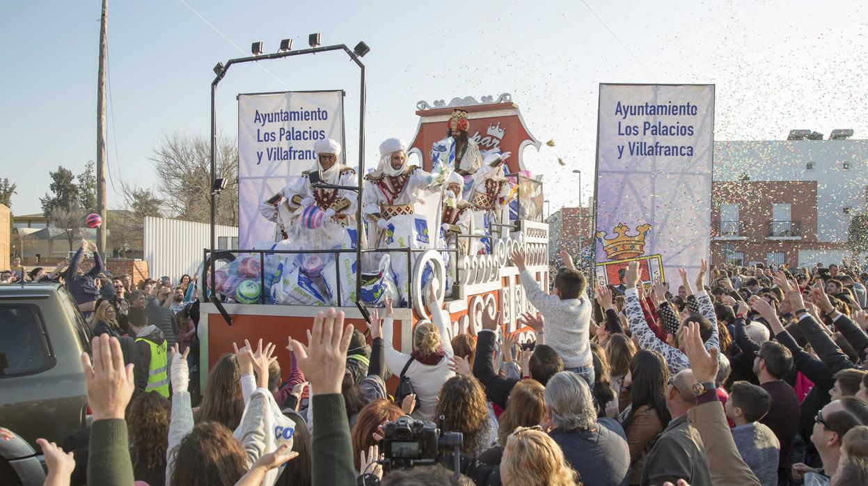 Los Palacios y Villafranca vibra con la Cabalgata de los Reyes Magos