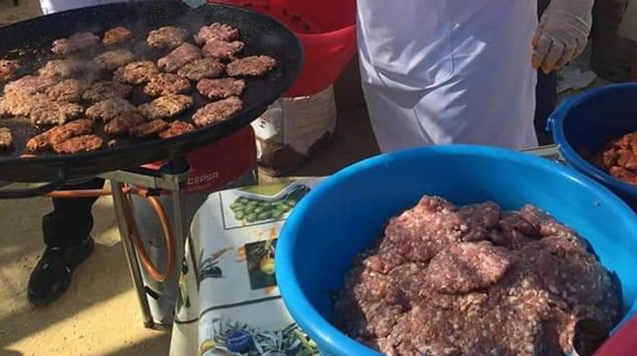 La localidad de Pruna convierte en producto gastronómico y turístico la matanza del cerdo