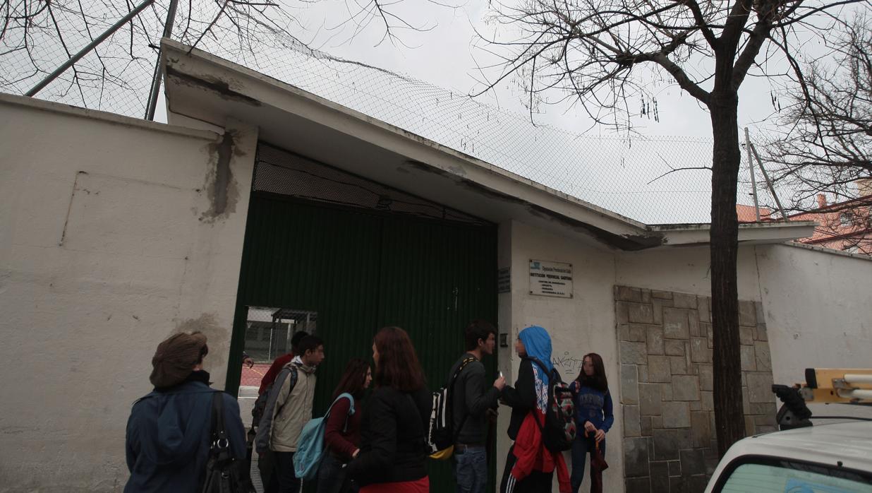 Fachada del colegio la Institución Provincial Gaditana.