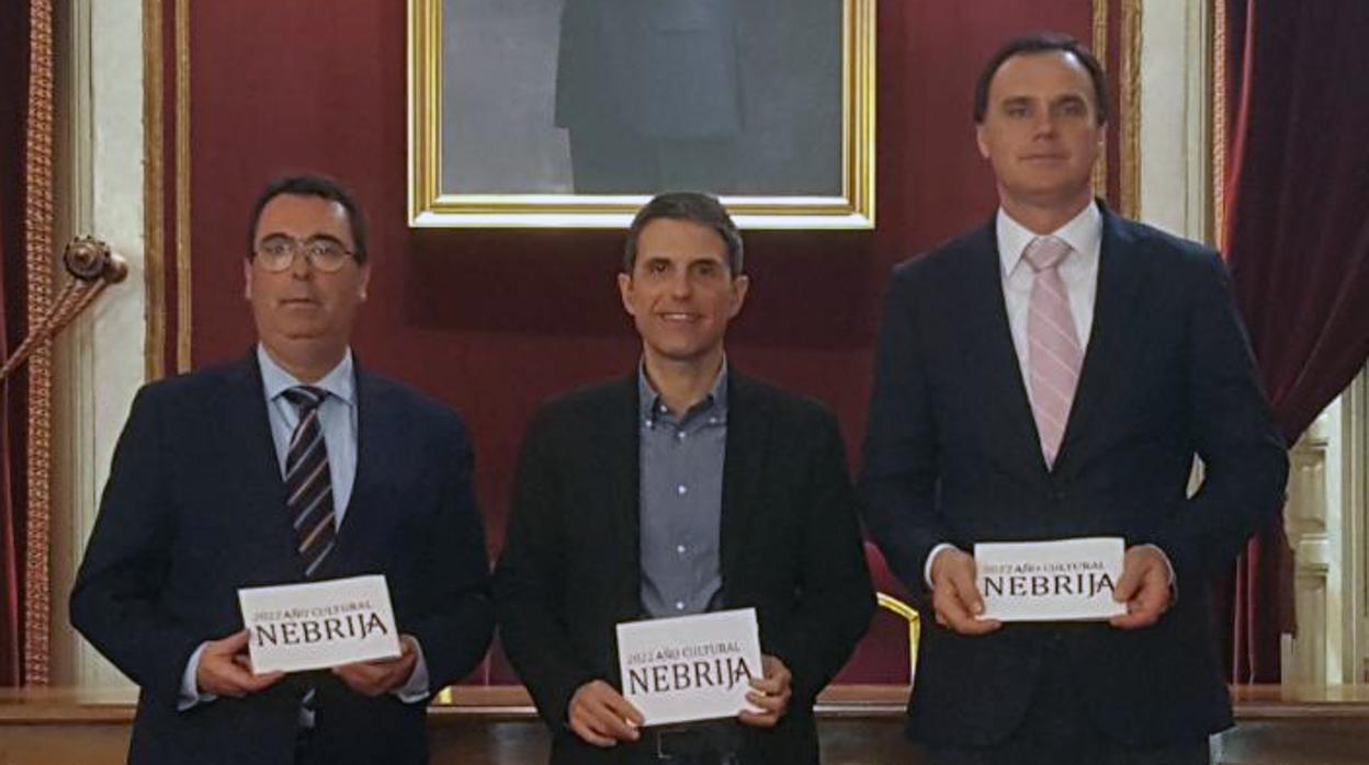 El delegado lebrijano de Cultura y los alcaldes de Alcalá de Henares y Lebrija