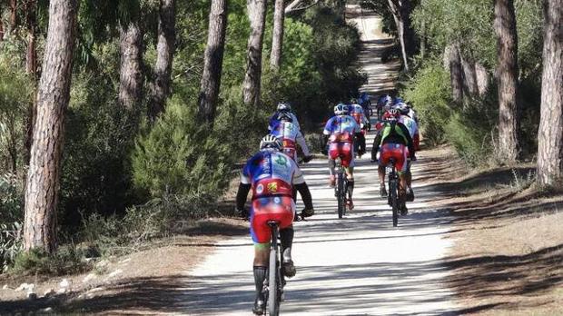 La Sierra de Cádiz promociona en Fitur el turismo activo y deportivo de los Pueblos Blancos