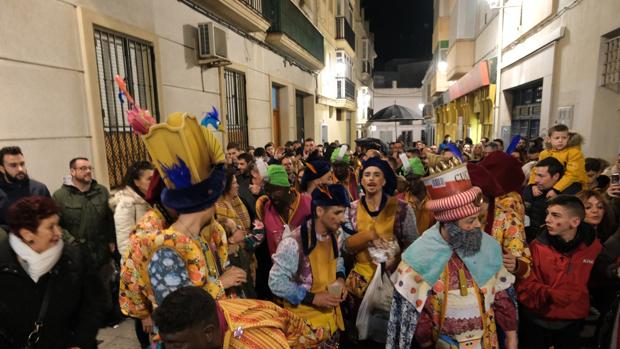 VÍDEO: Los Molina regresan al Falla al ritmo de la música del Noly