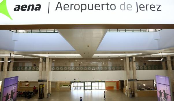 Desviados dos vuelos al aeropuerto de Jerez debido a la niebla en Sevilla