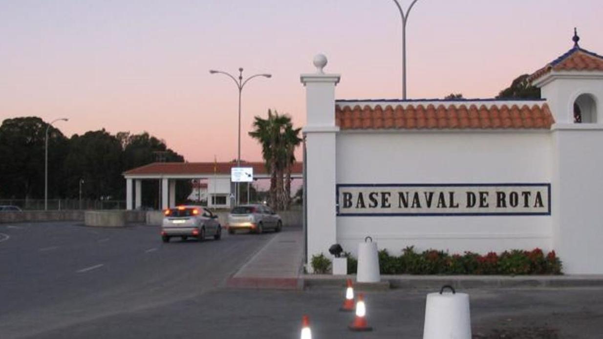 Entrada a la Base Naval de Rota.