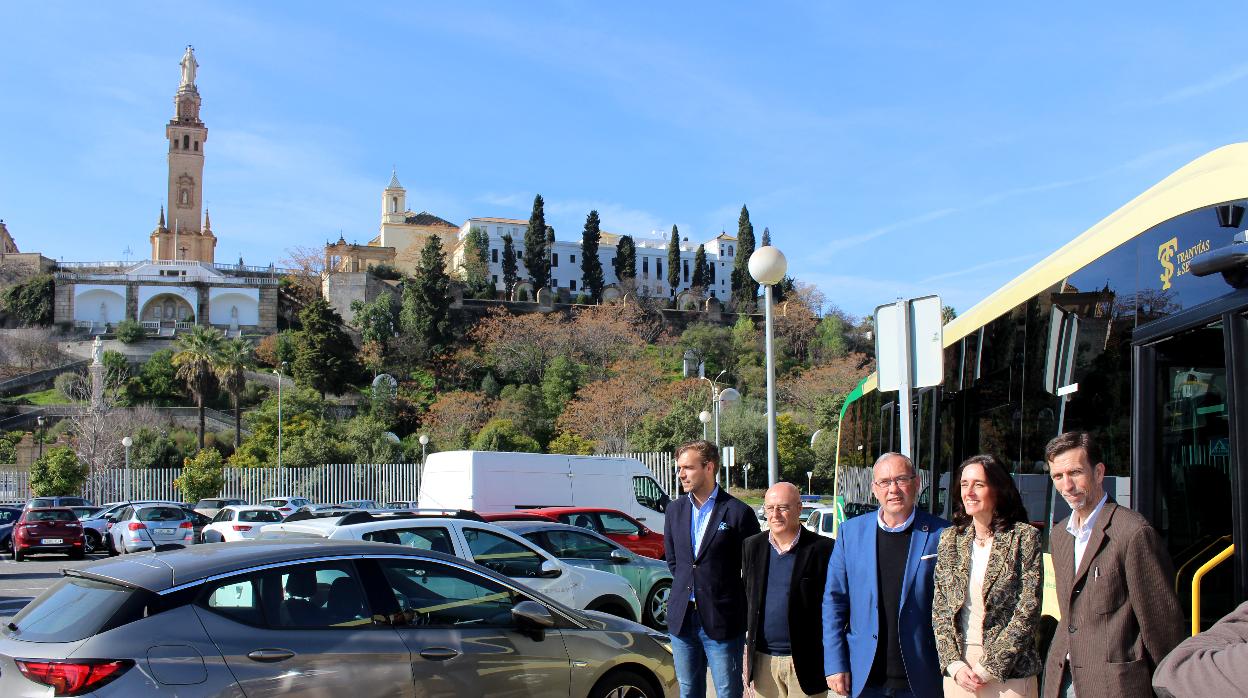 Presentación del nuevo autobús de la empresa Tranvías de Sevilla