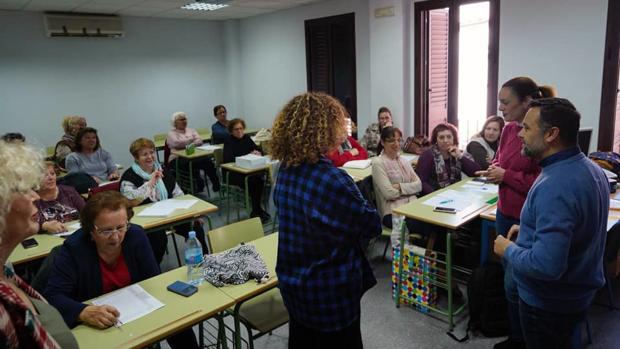 Las Cabezas prepara la recreación del levantamiento de Riego con un curso de trajes de época