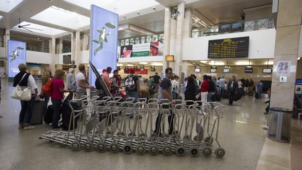 Cancelados dos vuelos entre Jerez y Madrid por la intensa niebla