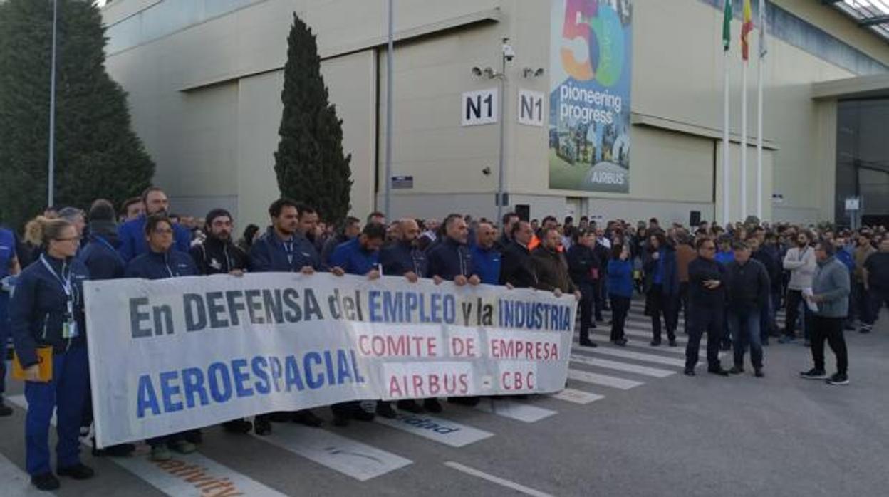 Los trabajadores de Airbus en El Puerto estudian movilizaciones y posibles jornadas de huelga.